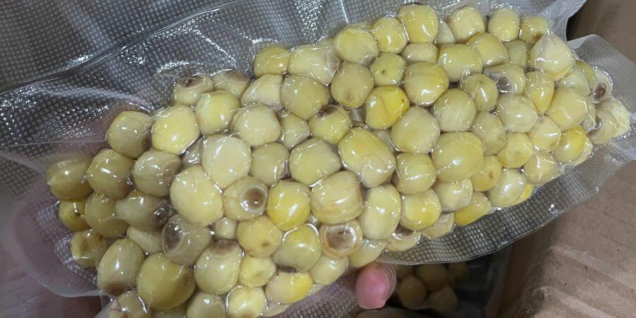 Giới thiệu Hạt Sen Huế: Tinh Hoa Ẩm Thực Xứ Kinh Kỳ